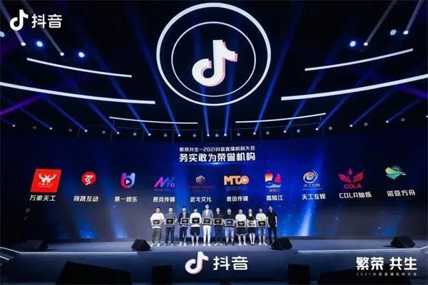 如何吸引更多人加入交友群？